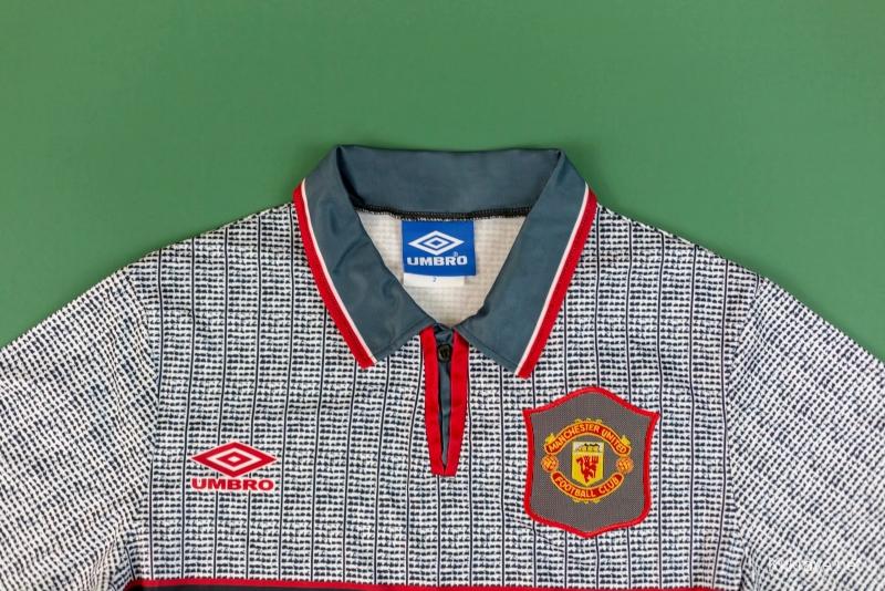 Retro 95/96 Manchester United Third Soccer Jersey