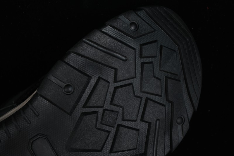 ECCO New Terrain Series Outdoor Closed-Toe Sandals Water Shoes with Breathable Design - 63890301002