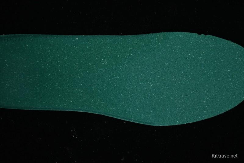 Nike ACG Mountain Fly 2 Low SP Outdoor Hiking Shoes with GORE-TEX and React Foam - FZ3311-100