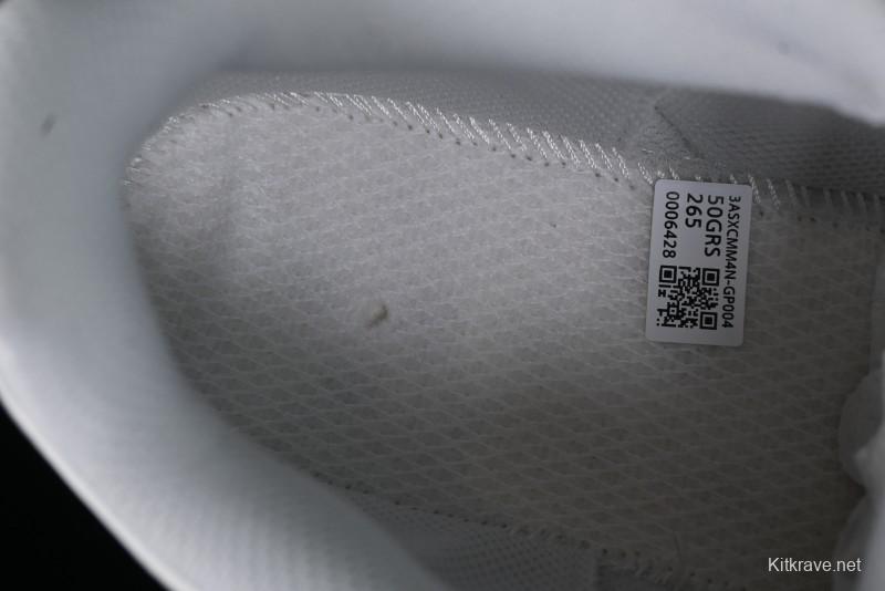 MLB Chunky Liner New York Yankees Sneakers with Lightweight Thick Sole and Hook Loop Closure - 3ASXCMM4N50GRS