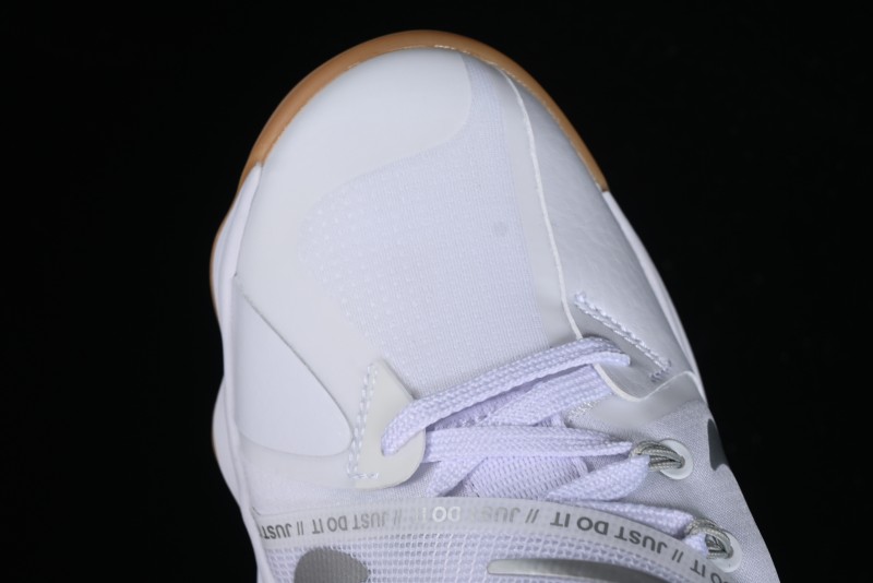 Nike HyperSet Lightweight Low-Top Training Basketball Shoes with React Foam and Flywire - DJ4473-100
