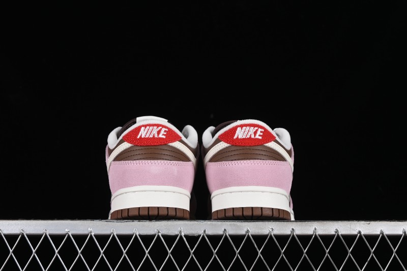 Nike Stussy Dunk Low SB 'Neapolitan' Reverse Colorway Skate Shoes - HM0987-200