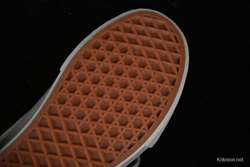 Vans Knu Skool Low Top Retro Casual Vulcanized Sneakers in Grey - VN000CRPBXC