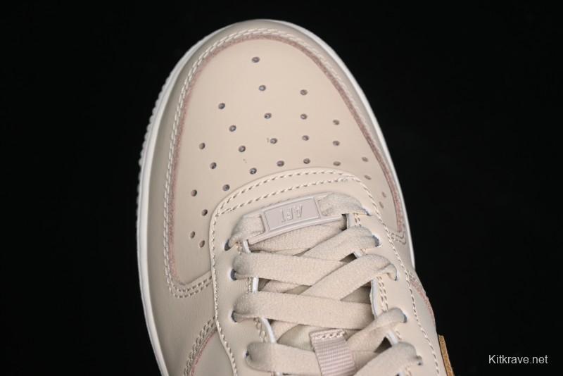 Nike Air Force 1 '07 Low Top Sneakers with Full-Grain Leather and Air Cushion - DQ7569-102