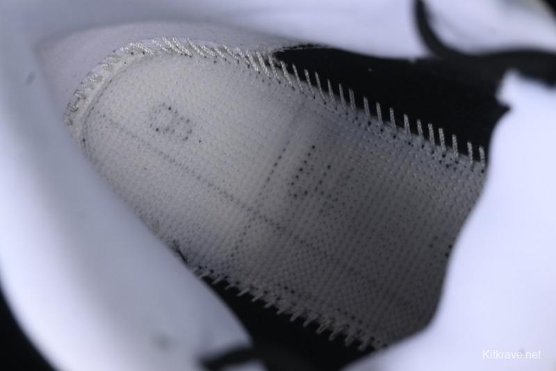 Nike Air Jordan 13 Retro Basketball Shoes in Black/White - 414571-104