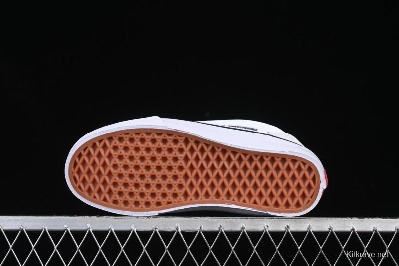 Vans Knu Skool Low-Top Retro Chunky Sneakers with Oversized Logo - VN000CS0239