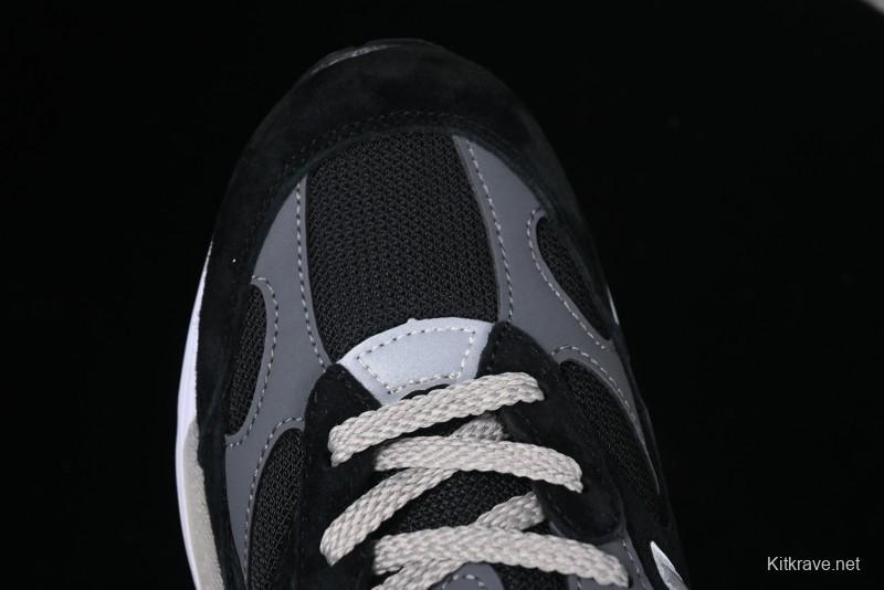 New Balance Made In USA 992 Classic Retro Running Sneakers with Superior Comfort - M992BK