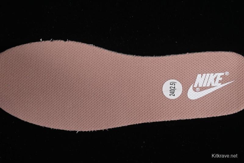 Nike Dunk Low SB Christmas Gift Strawberry Cake Casual Sneakers with Dual Laces - DD1503-118