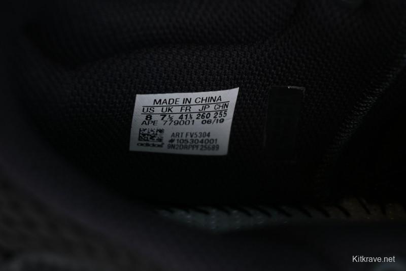 Adidas Yeezy Boost 700 V2 Utility Black Running Shoes with 3M Reflective Details - FV5304