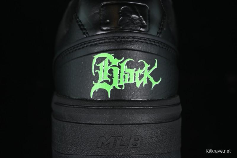 NY Yankees Black & Neon Green Sneakers - Classic Streetwear Style