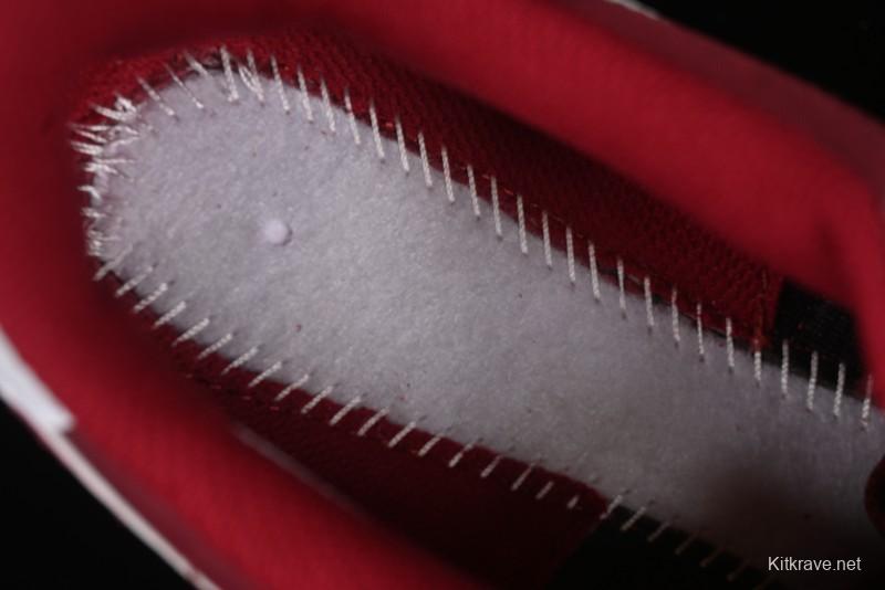 Nike Classic Cortez Leather Retro Running Shoes - DZ2795-600