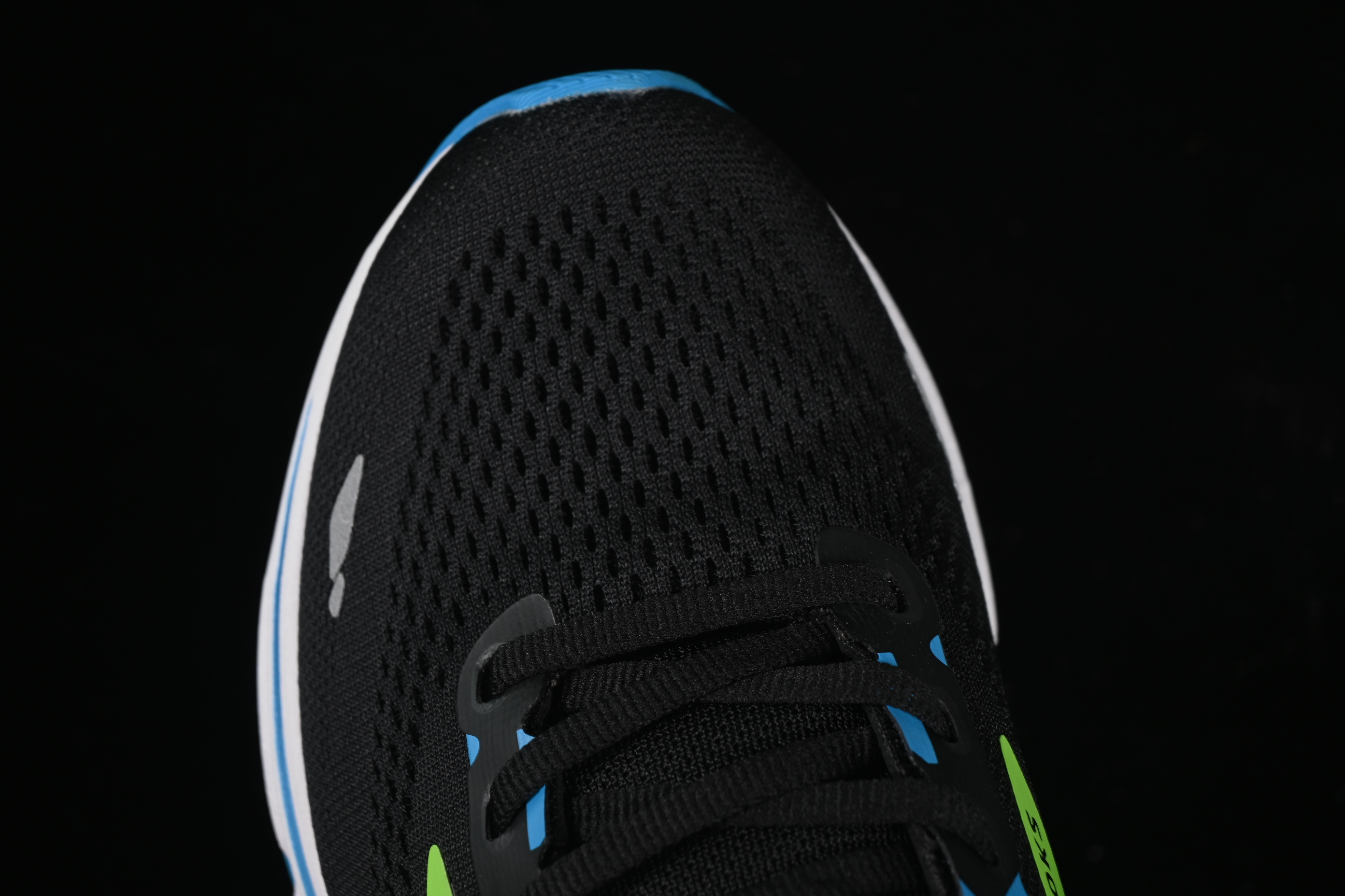 Brooks Adrenaline GTS 23 Running Shoes with Enhanced Support and Breathable Mesh - 1103911B006