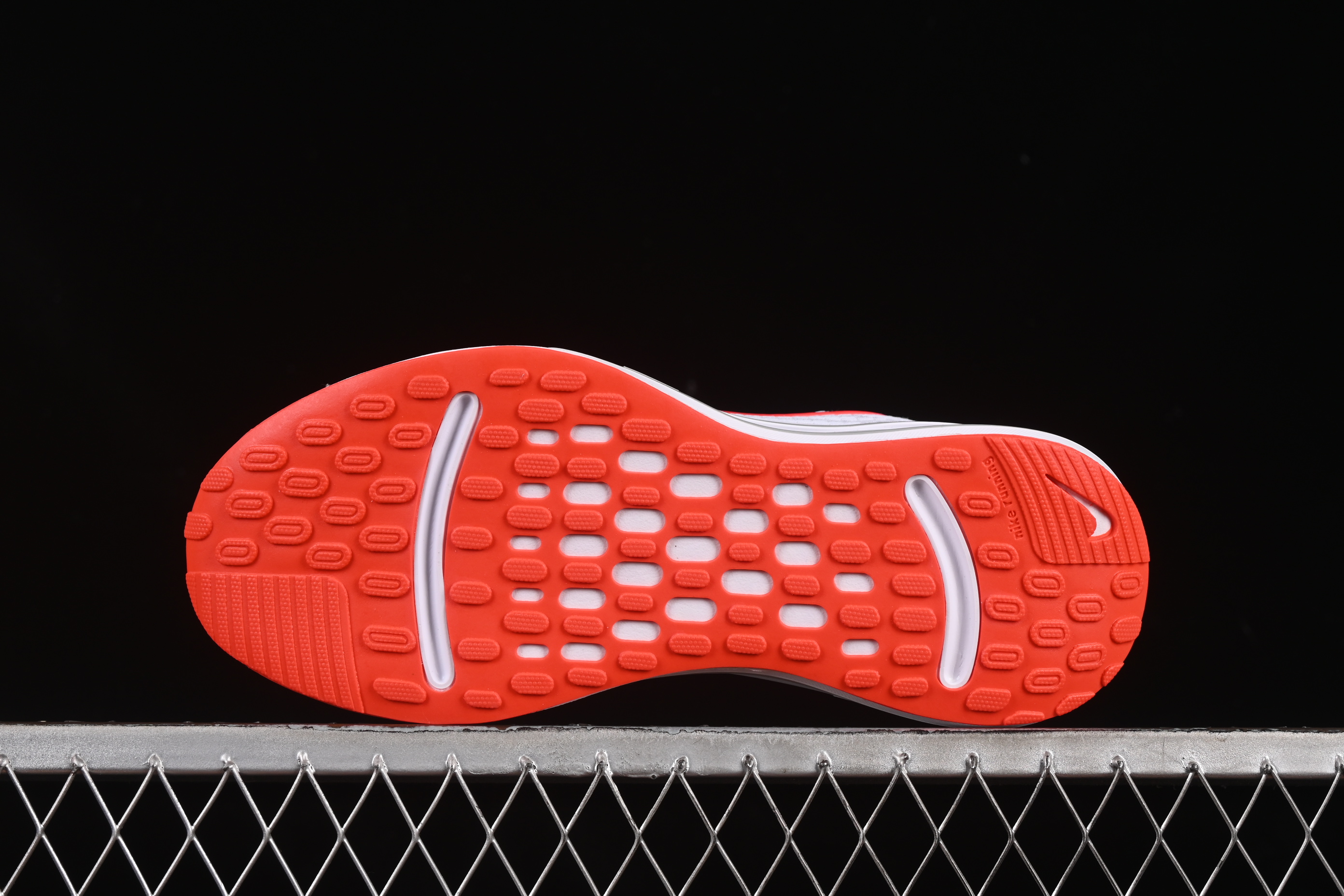 Nike Journey Run Low-Top Casual Running Shoes with Cushioning Anti-Slip and Wear-Resistant Design - FN0228-106