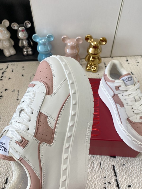 2025 Women Valentino White Pink Leather Sneakers LY00340