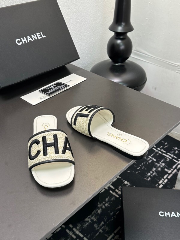 2025 Women CHANEL White Black Canvas Slippers