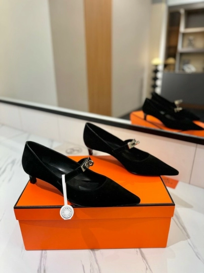 2025 Women Hermès Black Suede Pumps KFY00330