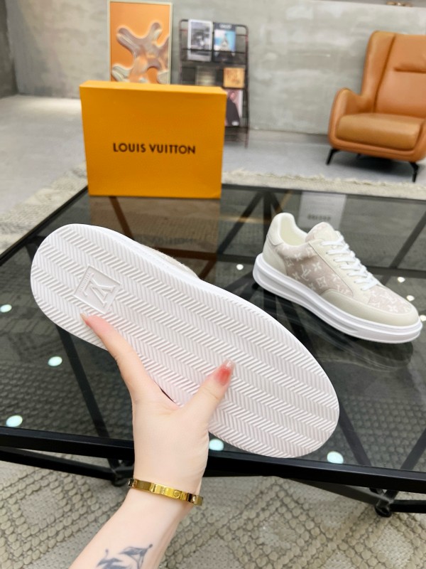 2024 Unisex Louis Vuitton Beige White Leather Mesh Sneakers MJ00400