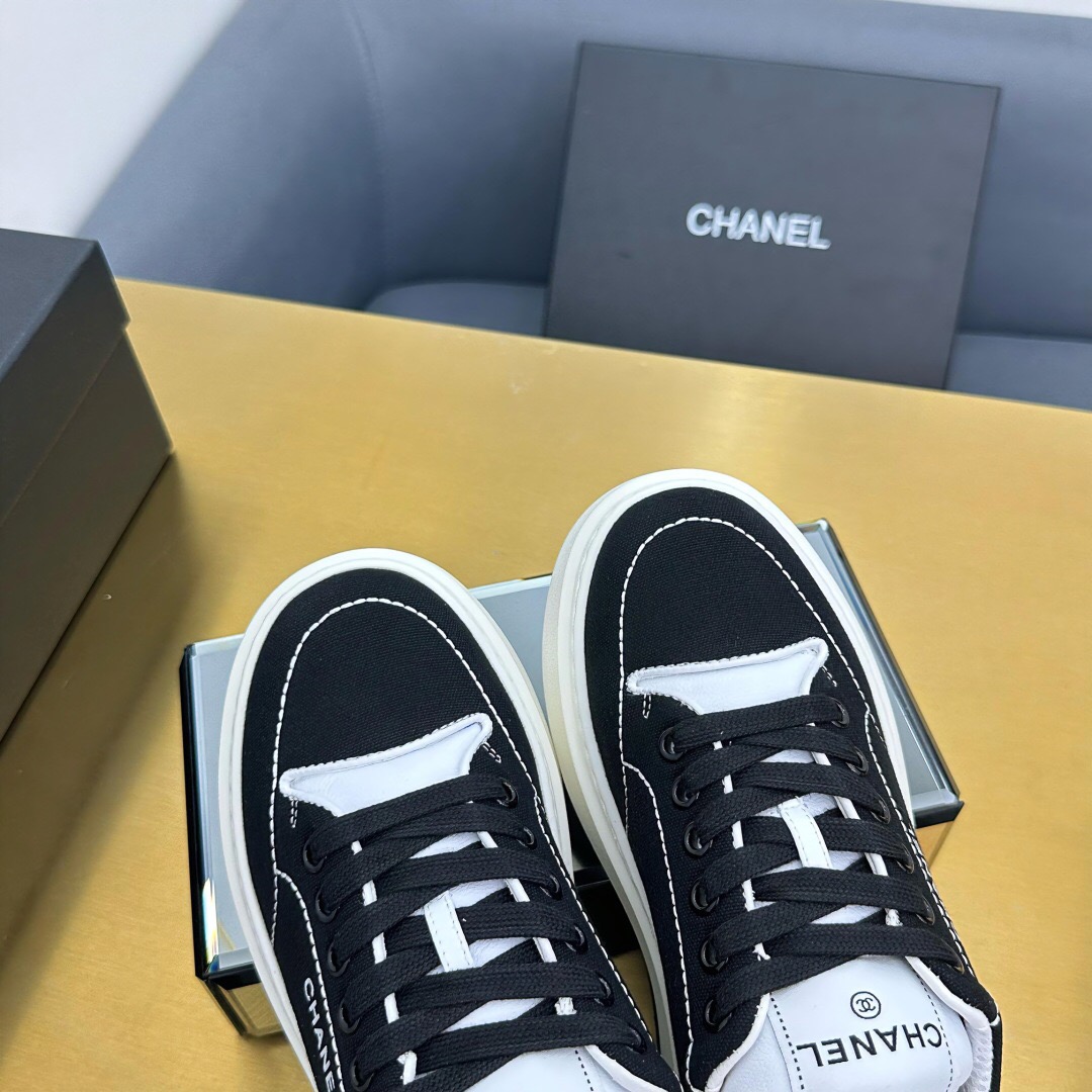 2025 Women Chanel Black White Leather Sneakers