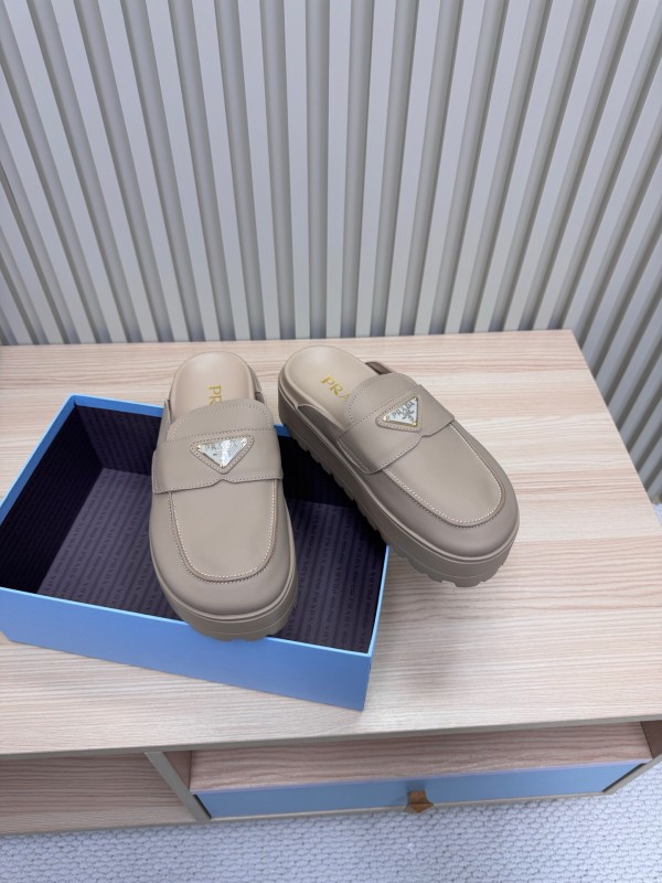 2025 Women Prada Beige Leather Slippers