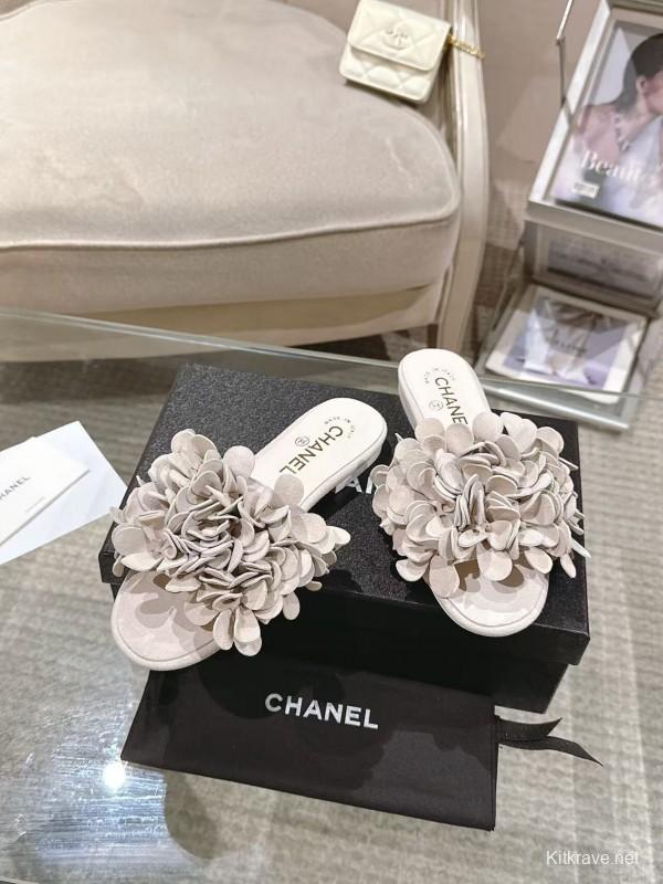 2025 Women Chanel Beige Leather Mules Floral Decoration