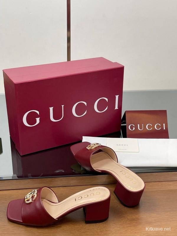 2025 Women Gucci Burgundy Leather Sandals GG Crystal LY00280
