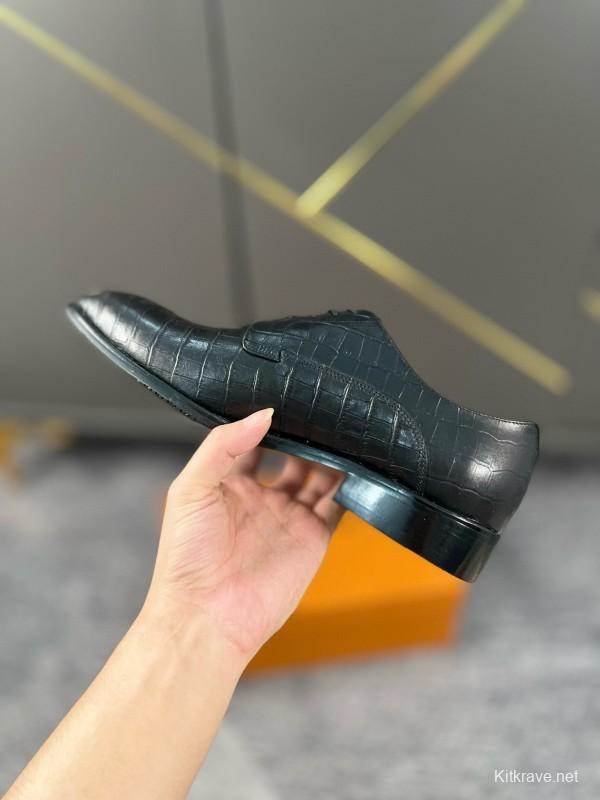 2024 Men Louis Vuitton Black Leather Formal Shoes MJ00380