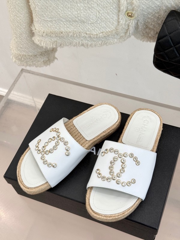 2025 Women Chanel White Leather Slippers Rhinestone KFY00230