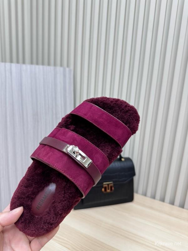 2024 Slippers Hermès Burgundy Shearling Sandals 