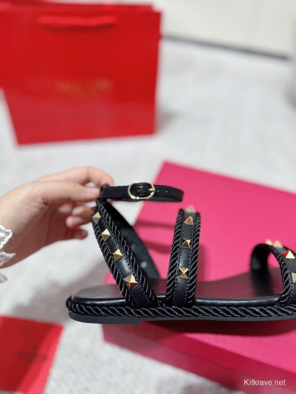 2025 Women Valentino Black Leather Sandals Studded LY00250