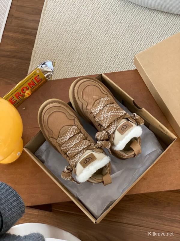 2024 Kids UGG Beige Suede Sheepskin Sneaker