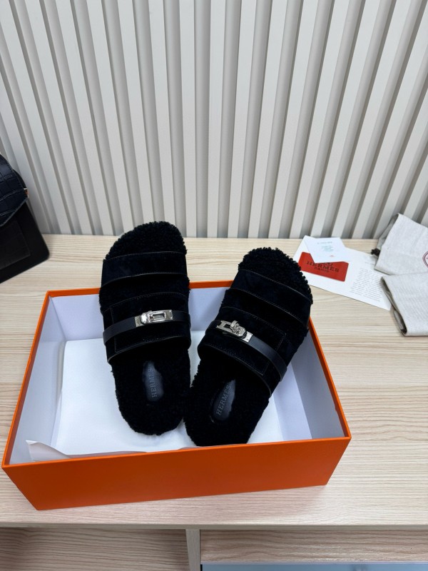 2024 Slippers Hermès Black Sheepskin Slippers MJ00300