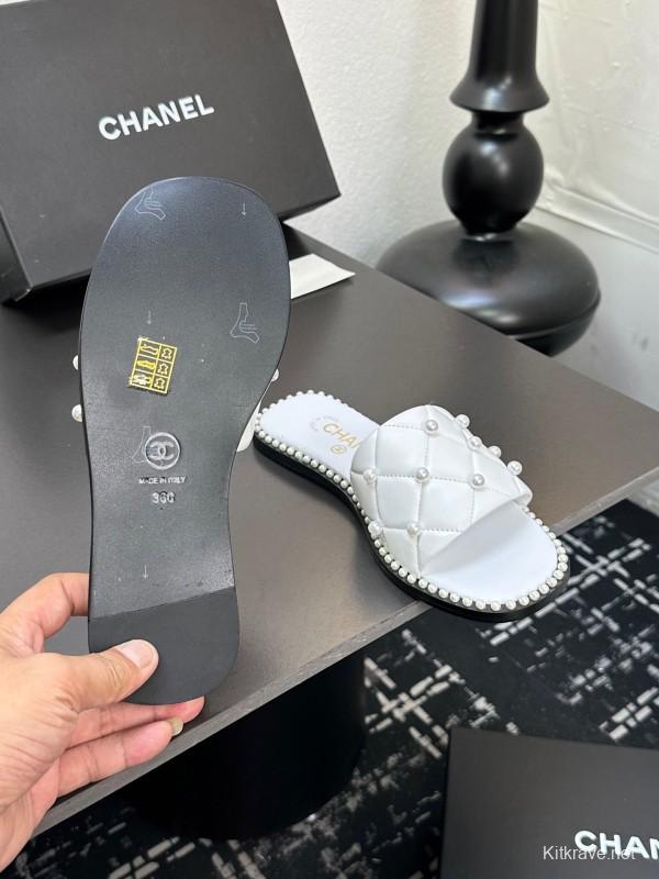 2025 CHANEL White Leather Slippers