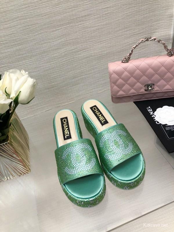 2025 Women Chanel Green Leather Slippers