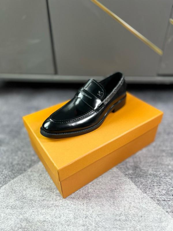 2024 Men Louis Vuitton Black Leather Loafer MJ00290