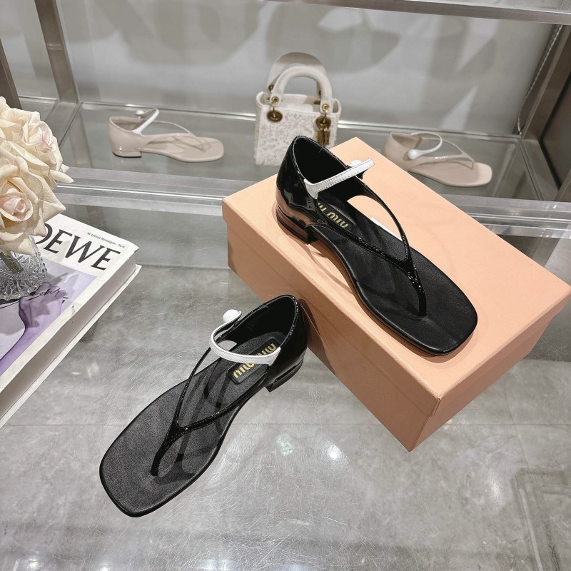 2025 Women Miu Miu Black Patent Leather T-strap Sandals With Contrast Strap KFY00289 (F)