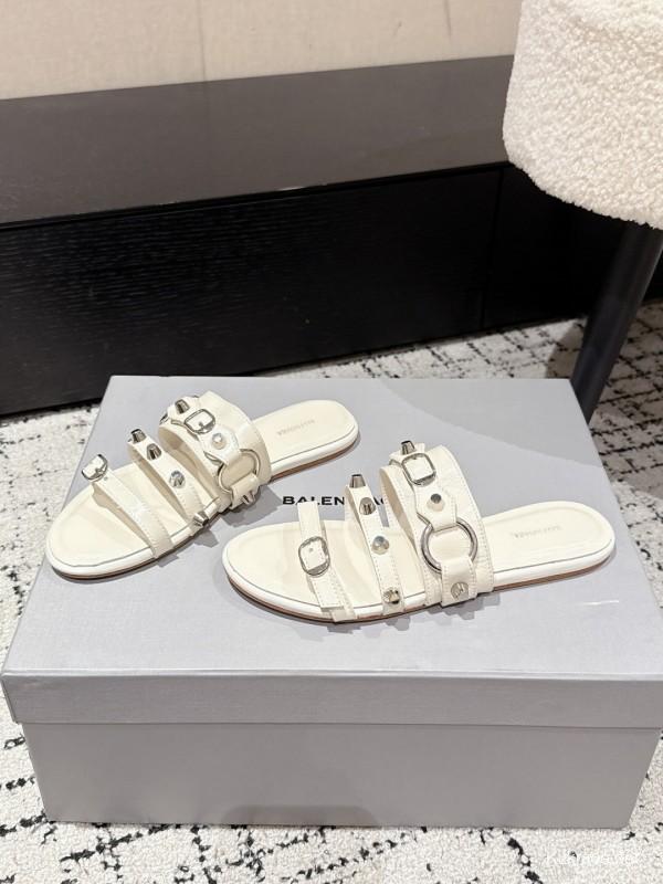 2025 Slippers Balenciaga White Leather Metal Studs KFY00289