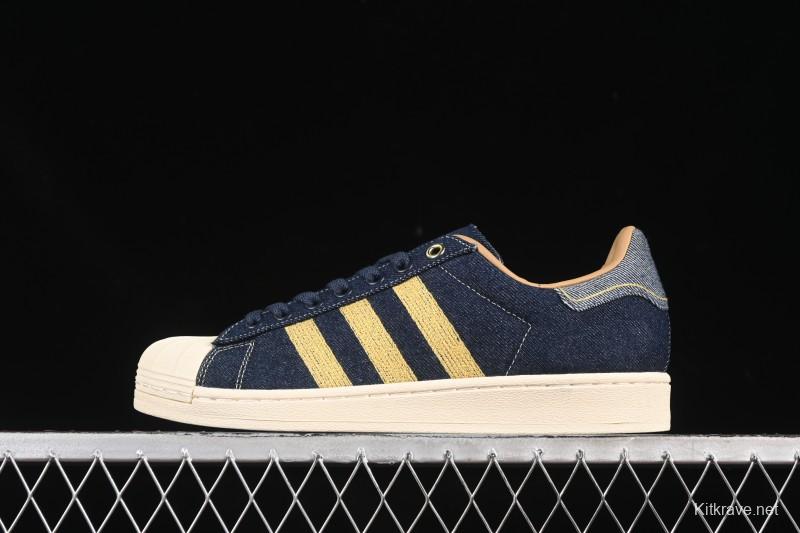 Adidas Superstar 82 Casual Sneakers with Shell Toe Design - JH5577