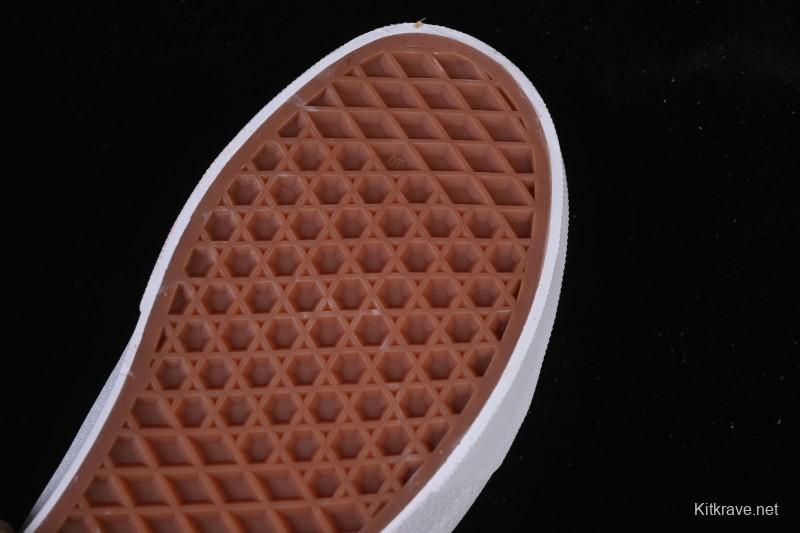 Vans Old Skool Low-Top Casual Skate Shoes - VN000D6WBOM