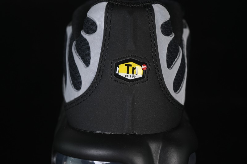 Nike Air Max Plus Retro Running Shoes with Air Cushion - HQ3029-001