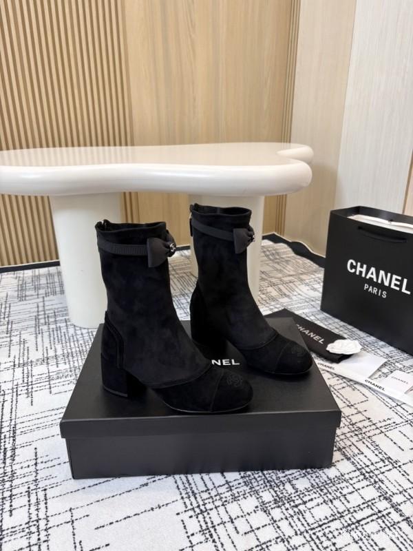 Chanel Classic Chunky Heel Back Zipper Ankle Boots - LY00320