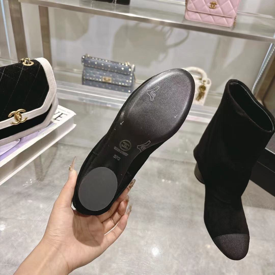 Chanel 2025/SS Autumn Winter Runway Turn-Cuff Chunky Heel Straight Boots Tube Boots with Classic Color Blocking - LY00400