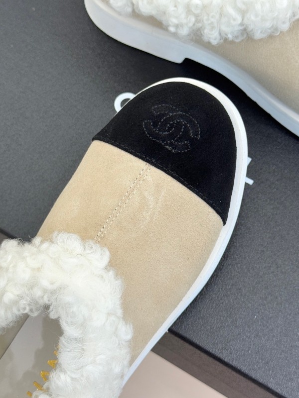 Chanel 2025/SS Double C Color-Block Shearling Snow Boots - KFY00270