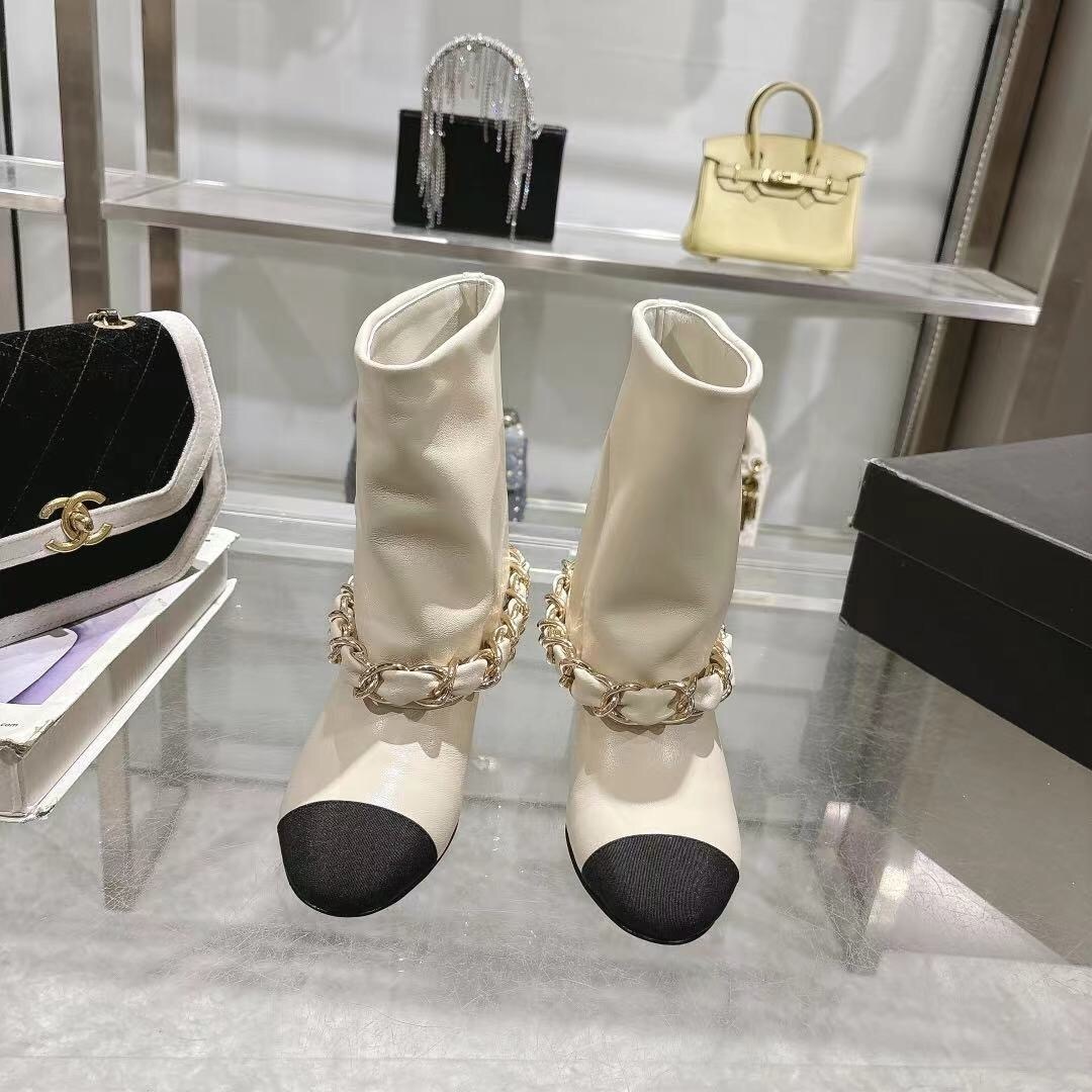 Chanel 2025 SS Runway Turn-Cuff Large Chain Block Heel Boots - LY00410