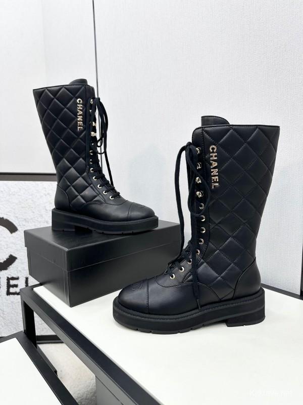 Chanel Fall/Winter Essential Short Boots with Rubber Foam Sole - LY00380