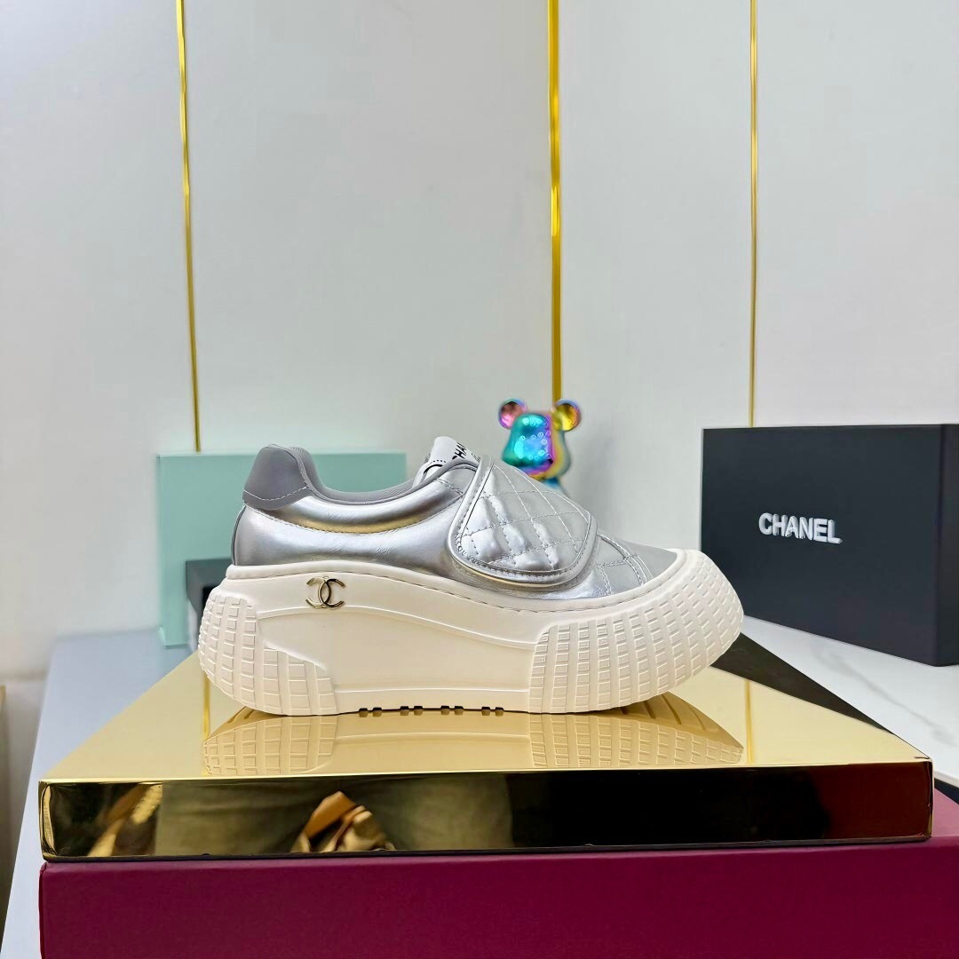 Chanel 2025/SS Panda Casual Sneakers Bread Shoes - LY00330