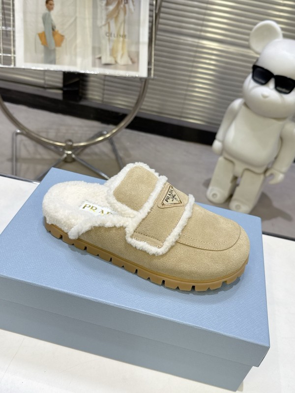 Prada Fall/Winter 2025 New Fur Mule Slippers with Triangle Buckle Bread Loaf Toe - KFY00270