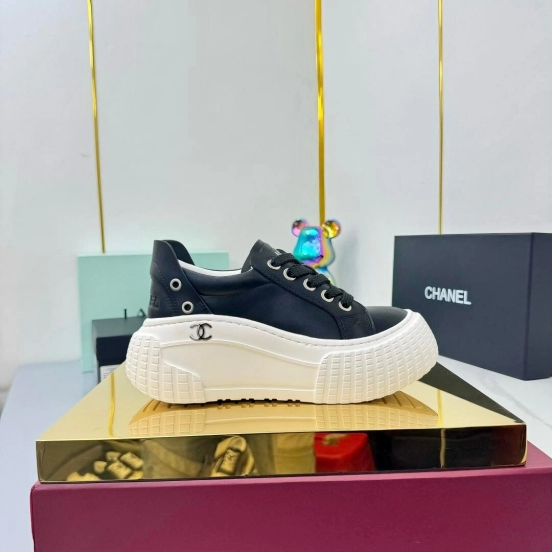 Chanel 2025 SS Panda Loafers Bread Shoes Casual Sneakers - LY00330
