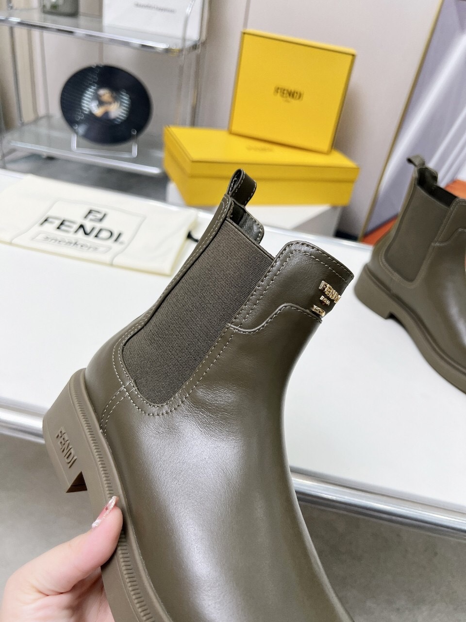 FENDI 2025/SS Platform Boots with Durable Sole - LY00360