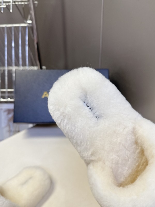 ALAÏA Fall/Winter 2025 Latest Fur Slippers - KFY00230
