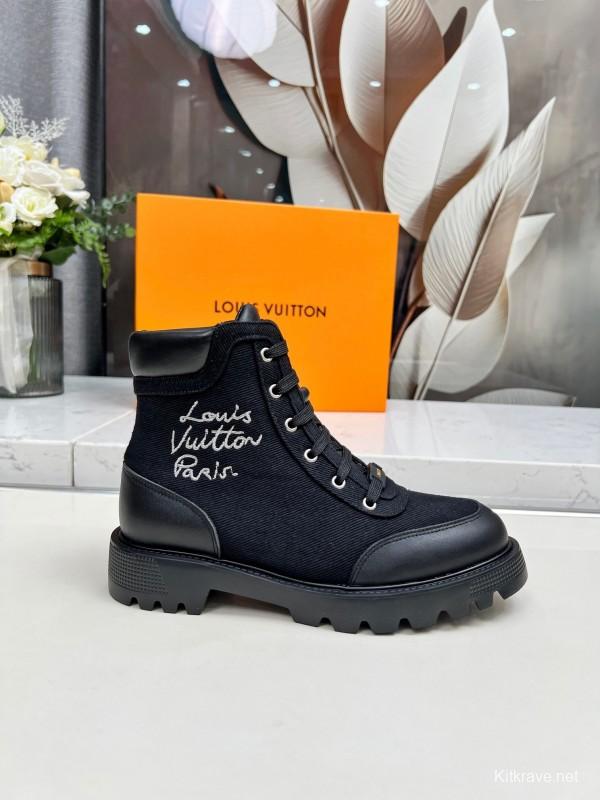 Louis Vuitton Territory Flat Boots with LV Circle Logo and Rubber Outsole - LY00310